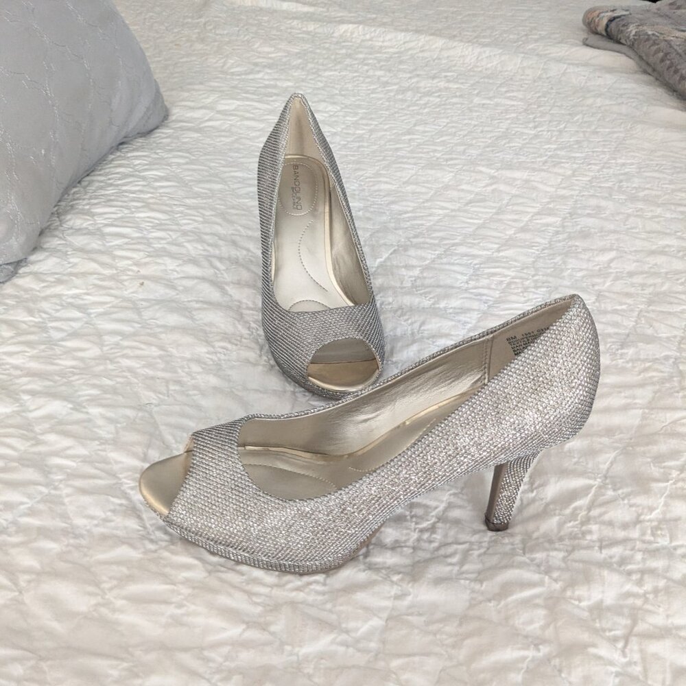 Bandolino Flex Sparkly Peep Toe Heels Size 8 M Silver / Gold  Formal heels Pumps